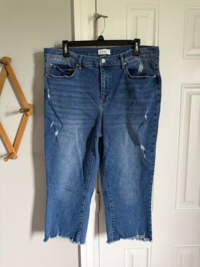 Nicole Miller Distressed Blue Denim Crop Capris